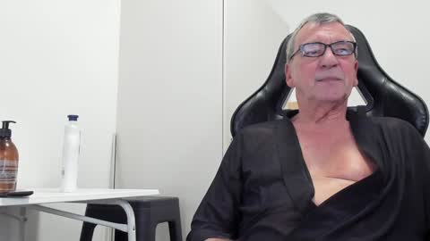 Henk online show from December 8, 2024, 6:06 pm