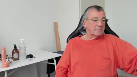 Henk online show from December 29, 2024, 1:28 pm