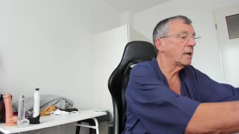 Henk online show from October 26, 2025, 1:39 pm