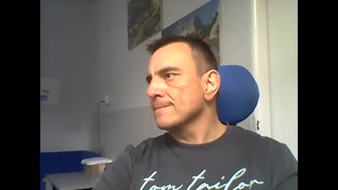 Snapshot of 2025eyesforyou chatting on February 21, 2026, 8:15 am 2025eyesforyou online show from February 21, 2026, 8:15 am