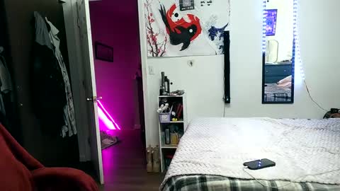 AlecurClit online show from December 18, 2024, 5:37 am