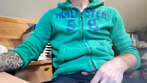 22_acacia_avenue online show from December 3, 2025, 12:25 pm