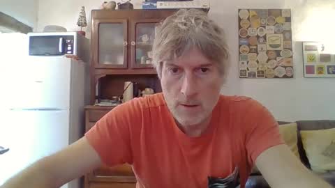 22esserre online show from October 30, 2025, 1:12 pm