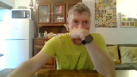 22esserre online show from June 19, 2026, 12:09 pm