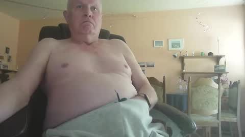 29famila online show from October 19, 2025, 11:44 am