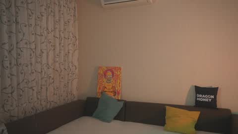 Elley  online show from December 19, 2024, 4:24 pm