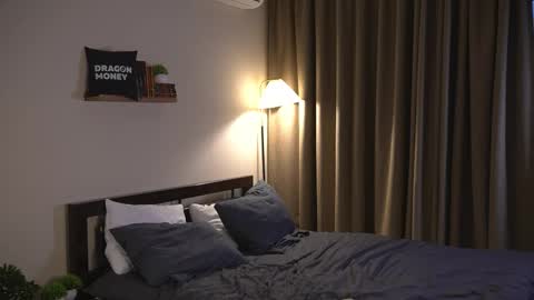 Elley  online show from February 5, 2026, 2:43 pm