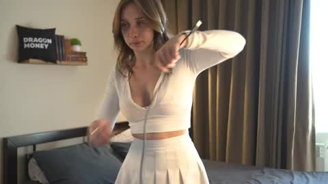 Snapshot of 2girls_1dream chatting on May 19, 2026, 2:34 pm Elley online show from May 19, 2026, 2:34 pm
