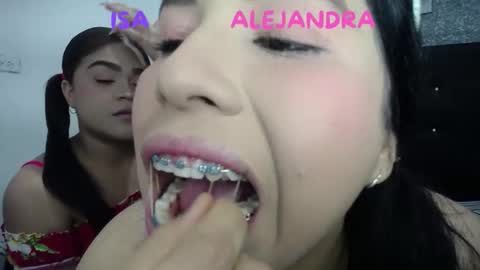 Snapshot of 2moons_full_of_love chatting on January 10, 2026, 6:26 am 2moons_full_of_love online show from January 10, 2026, 6:26 am