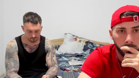 2sexymuscles online show from April 7, 2026, 9:15 pm