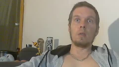 2small4you83 online show from December 18, 2024, 2:28 pm