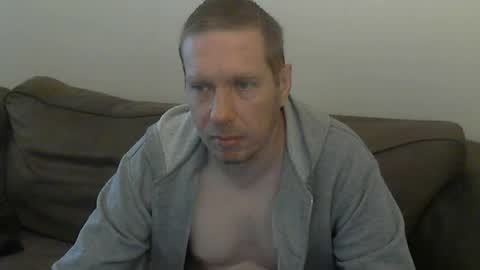 2small4you83 online show from June 5, 2026, 11:05 am