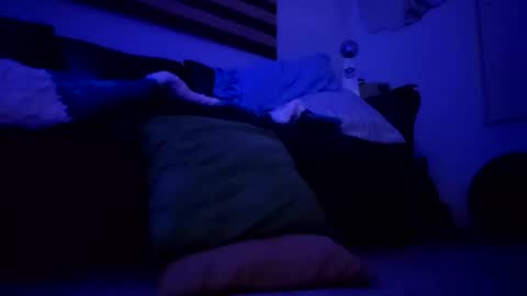 Snapshot of 2stroke82 chatting on October 16, 2025, 8:37 am 2stroke82 online show from October 16, 2025, 8:37 am