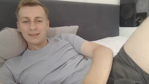 Snapshot of 3andy3 chatting on July 6, 2026, 6:43 am Andy online show from July 6, 2026, 6:43 am