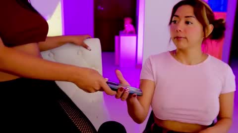 independent model online show from January 16, 2025, 9:27 am