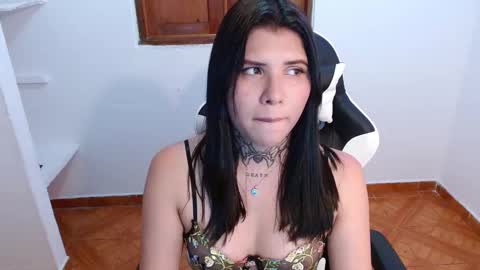 erika online show from February 11, 2025, 11:44 pm