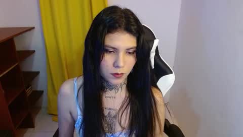 erika online show from October 5, 2025, 4:22 am