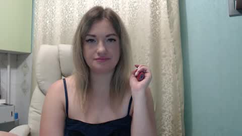 Snapshot of 3sweetcandy3 chatting on October 16, 2025, 10:55 pm 3sweetcandy3 online show from October 16, 2025, 10:55 pm