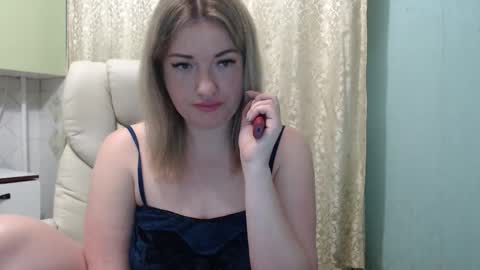 3sweetcandy3 online show from April 16, 2026, 10:45 pm