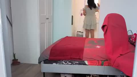 Sexy-Gujju online show from June 18, 2026, 7:08 am