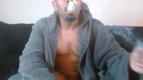 420flyguy online show from December 12, 2024, 7:48 pm