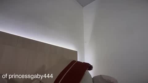 Gabriela  online show from October 10, 2025, 12:42 am