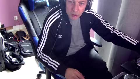 Larese Carlo online show from February 10, 2025, 11:04 am