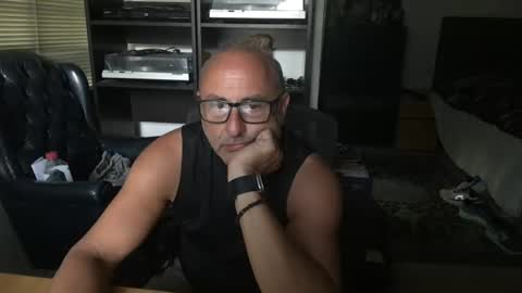 daddy vegas  for single women and couples here online show from July 9, 2026, 2:15 am