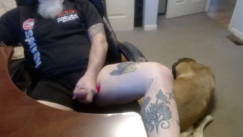 MASTIFF online show from September 19, 2025, 6:52 pm