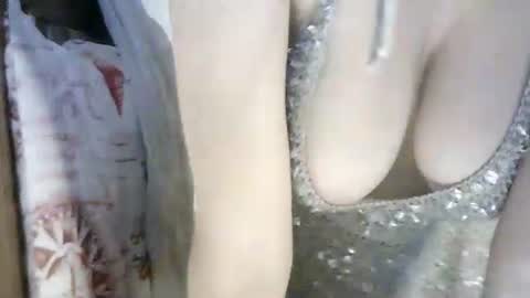 Lilu online show from September 16, 2025, 9:38 pm