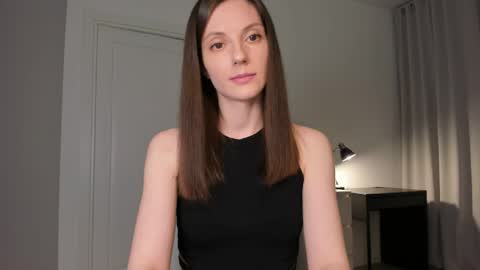 Anna online show from June 2, 2026, 7:49 pm