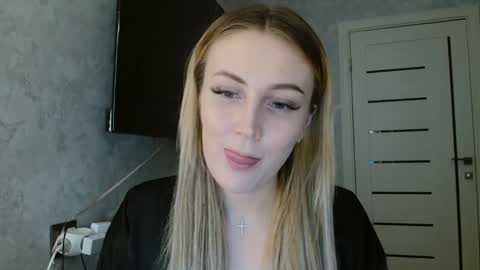 7melania online show from October 8, 2025, 4:04 pm