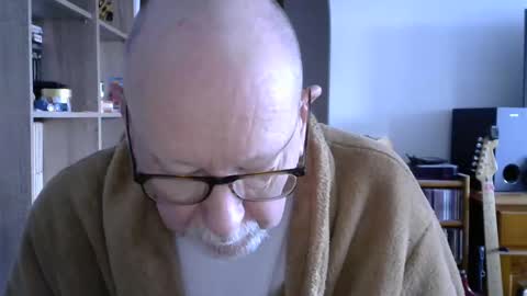  Papi  online show from February 1, 2025, 9:11 am