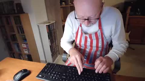  Papi  online show from March 2, 2025, 8:29 pm