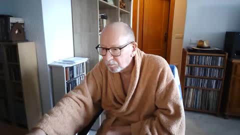  Papi  online show from January 15, 2026, 9:14 am