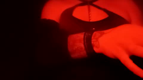 7xofbadponylove online show from December 1, 2025, 5:01 am