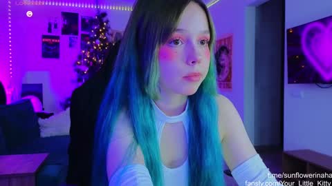 Snapshot of 819sunflowerinahat2016 chatting on December 21, 2024, 8:28 am Cornelia and Dante online show from December 21, 2024, 8:28 am