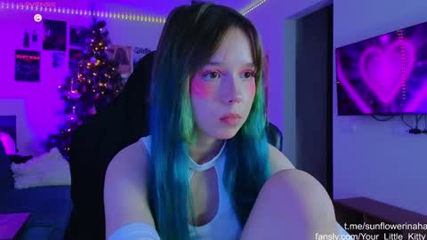 Snapshot of 819sunflowerinahat2016 chatting on December 21, 2024, 11:33 am Cornelia and Dante online show from December 21, 2024, 11:33 am