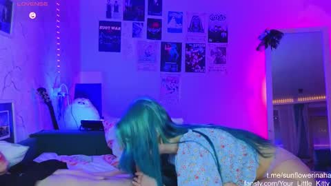 Snapshot of 819sunflowerinahat2016 chatting on January 29, 2025, 3:26 pm Cornelia and Dante online show from January 29, 2025, 3:26 pm