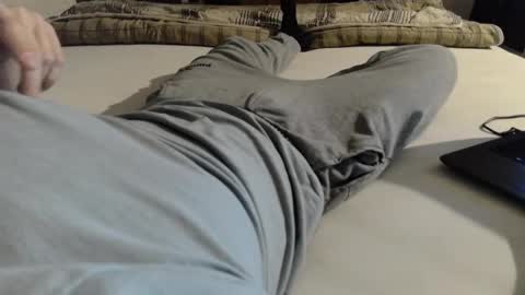 Snapshot of 87johnny chatting on December 19, 2024, 6:56 pm 87johnny online show from December 19, 2024, 6:56 pm