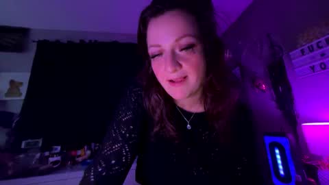 That girl online show from November 22, 2025, 11:31 am