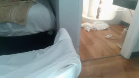 Selfsuckboi online show from April 10, 2026, 7:07 pm