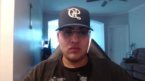 Snapshot of 99_butterfly_boy99 chatting on October 23, 2025, 7:12 pm Butterfly boy online show from October 23, 2025, 7:12 pm