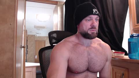 Snapshot of 9fat_inches chatting on February 5, 2025, 8:35 pm 9 fat inches online show from February 5, 2025, 8:35 pm