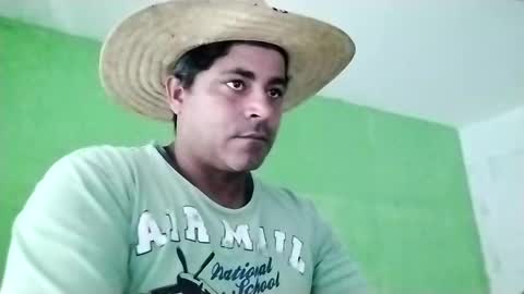 9vinhocamshow online show from January 12, 2025, 6:05 pm