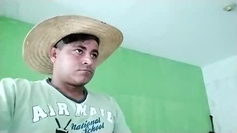 9vinhocamshow online show from February 1, 2025, 11:21 am