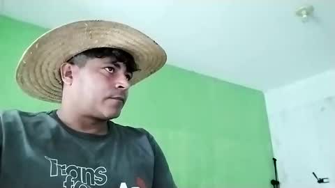 9vinhocamshow online show from February 4, 2025, 12:11 pm