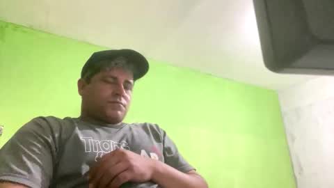 9vinhocamshow online show from October 12, 2025, 11:48 pm