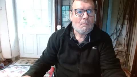 _123_voyeur_ online show from September 29, 2025, 7:35 am