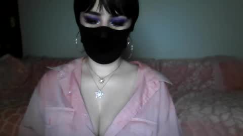 Adela online show from December 13, 2024, 3:43 pm